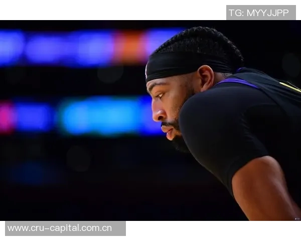 浓眉谈揭幕战备战计划强调通过录像分析提升球队表现 浓眉谈揭幕战备战计划强调通过录像分析提升球队表现