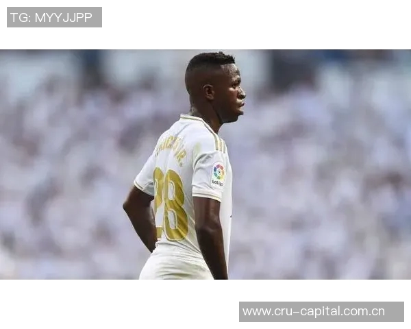 卡马乔谈维尼修斯情绪波动与阿隆索适应首赛季的挑战 卡马乔谈维尼修斯情绪波动与阿隆索适应首赛季的挑战