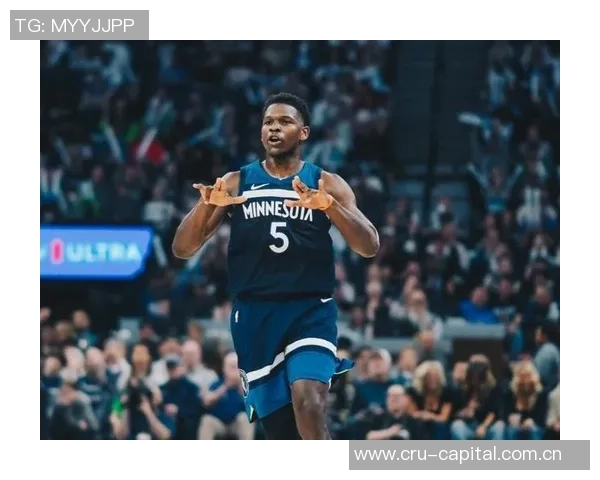 爱德华兹上半场表现低迷仅得6分遭对手严防三分球全失无缘得分爆发 爱德华兹上半场表现低迷仅得6分遭对手严防三分球全失无缘得分爆发