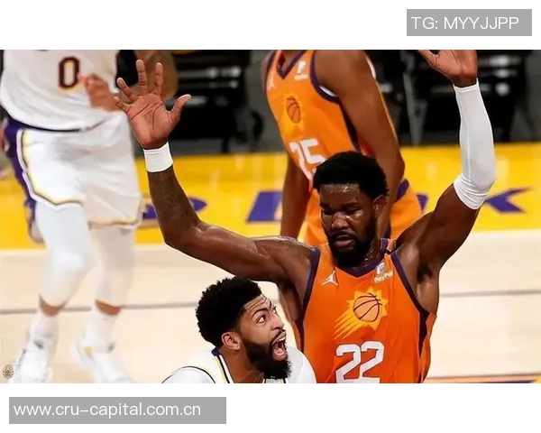 湖人媒体日回顾詹姆斯谈退役东契奇分享融入感受艾顿面对巨大压力 湖人媒体日回顾詹姆斯谈退役东契奇分享融入感受艾顿面对巨大压力